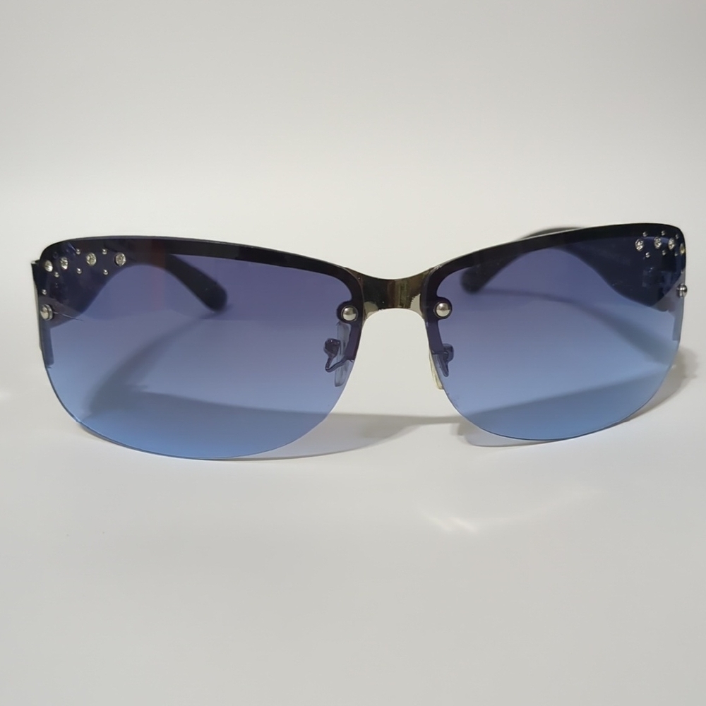 Elegant Blue Sunglasses
